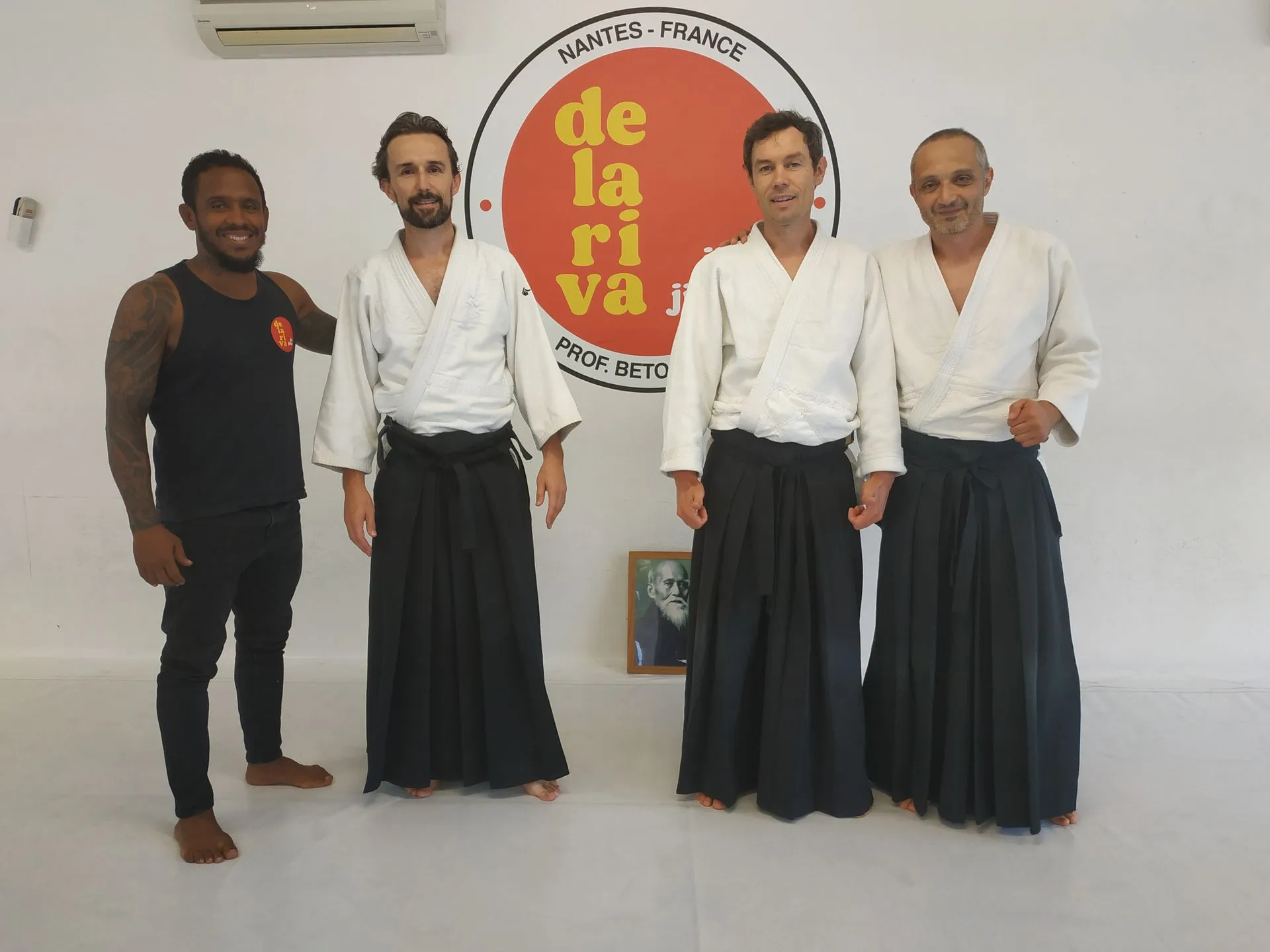 Les nouveaux gradés entourés de Beto Ramos et Farid Si Moussa