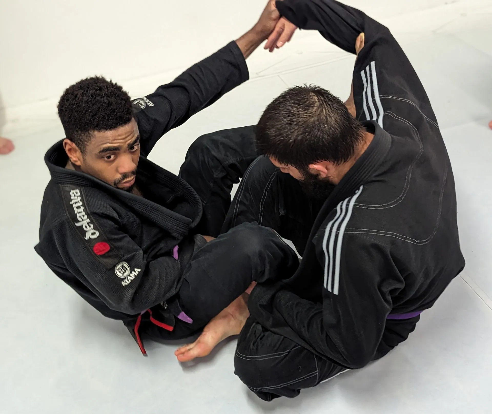 Entraînement de jiu-jitsu brésilien au club Delariva Nantes