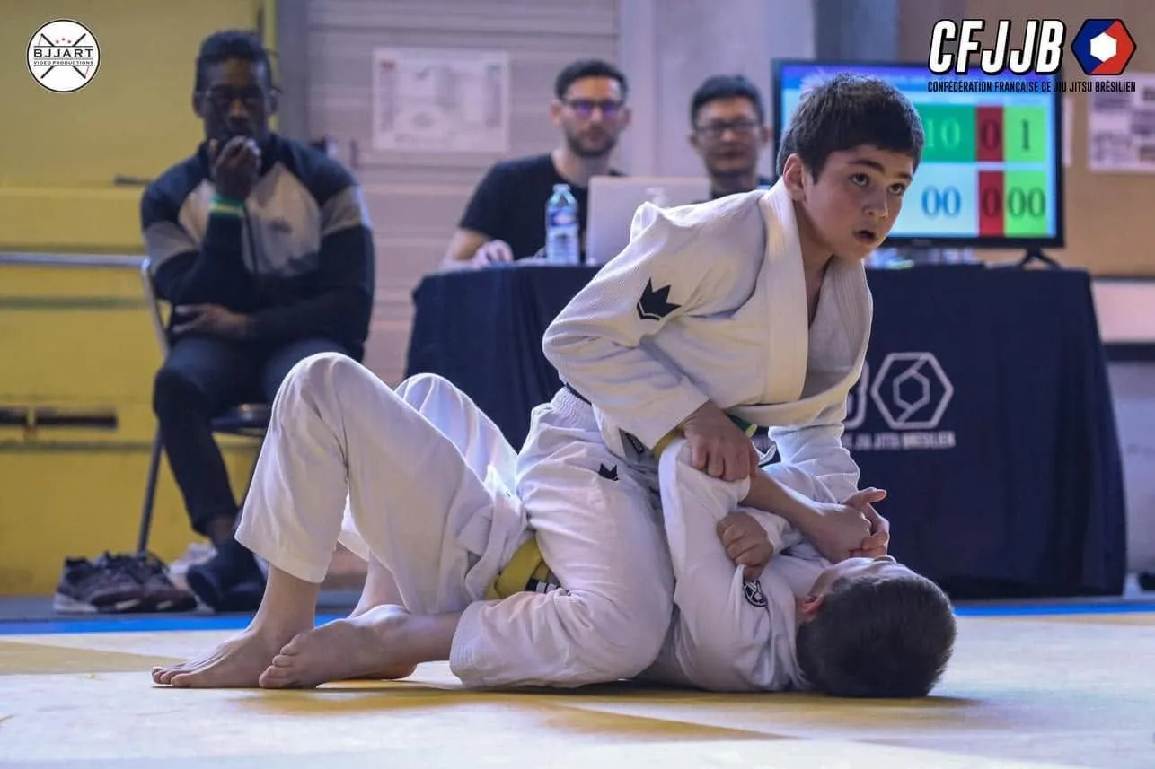 Jeunes compétiteurs de la Team Kids Delariva Nantes en compétition