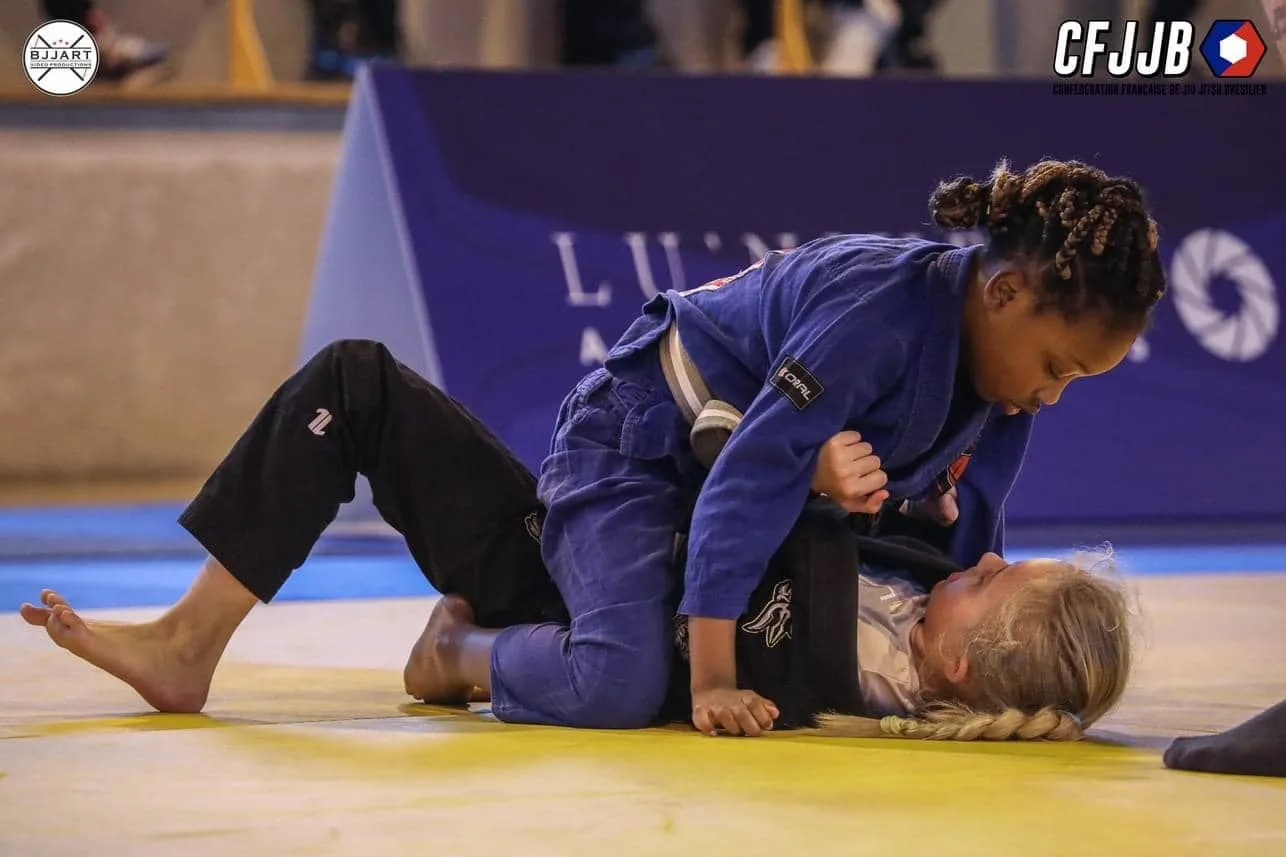 Jeunes compétiteurs de la Team Kids Delariva Nantes en compétition