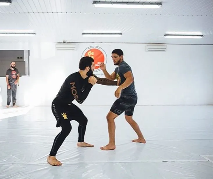 Échange debout en MMA